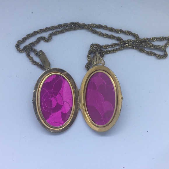 Vintage Gothic Locket Onyx and Gold Chain Necklace - Picture 3 of 4